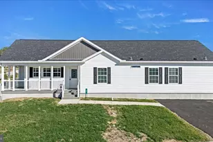 1412 Heytesbury Rd, Walnutport, PA 18088 - Photo 1