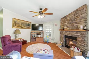 8 Cedar Ct, Bath, PA 18014 - Photo 19