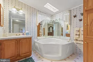 8 Cedar Ct, Bath, PA 18014 - Photo 25