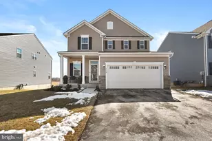 1174 Woodmont Ln, Catasaqua, PA 18032 - Photo 1