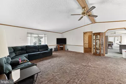 182 Greenbriar Dr S, Bath, PA 18014 - Photo 3