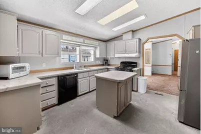 182 Greenbriar Dr S, Bath, PA 18014 - Photo 7