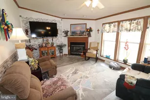 1233 Valley Forge Dr, Walnutport, PA 18088 - Photo 17