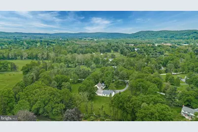 1803 Apple Tree Ln E, Bethlehem, PA 18015 - Photo 5