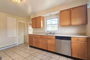 2234 Silver Creek Rd, Hellertown, PA 18055 - Photo 9