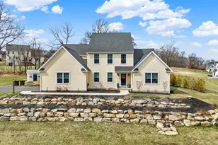 2645 Longridge Dr, Hellertown, PA 18055 - Photo 1