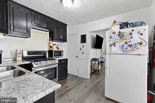 1113 Ferry St, Easton, PA 18042 - Photo 7