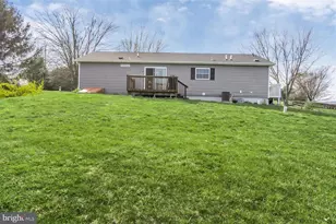 838 S Dogwood Rd, Walnutport, PA 18088 - Photo 9
