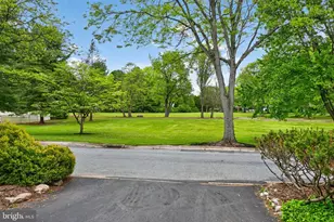 1189 Bluestone Dr, Bethlehem, PA 18017 - Photo 5