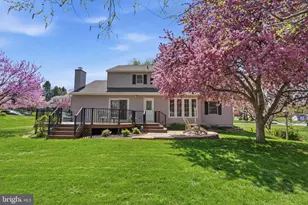 1847 Clarence Dr, Hellertown, PA 18055 - Photo 5