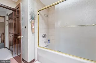 1011 Johnston Dr, Bethlehem, PA 18017 - Photo 23