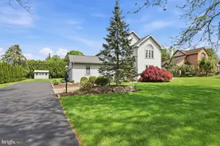 1011 Johnston Dr, Bethlehem, PA 18017 - Photo 5
