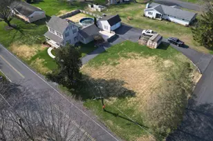 4190 Hecktown Rd, Bethlehem, PA 18020 - Photo 3