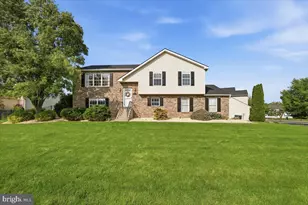 130 Debbie Ln, Easton, PA 18045 - Photo 1