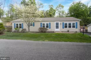 7 Abbey Rd, Easton, PA 18040 - Photo 1