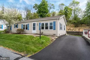 7 Abbey Rd, Easton, PA 18040 - Photo 3