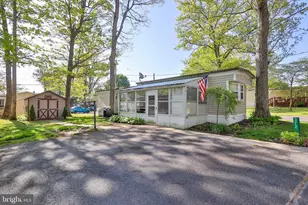 372 Black Oak Ln, Bath, PA 18014 - Photo 1