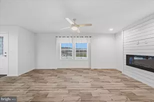 1318 Aylesbury Rd, Walnutport, PA 18088 - Photo 9