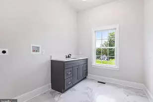 2640 Eagle Ln, Hellertown, PA 18055 - Photo 17
