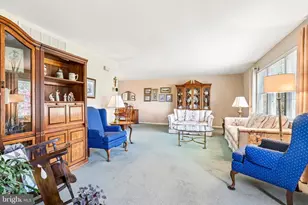 574 Carol Ln, Bath, PA 18014 - Photo 7