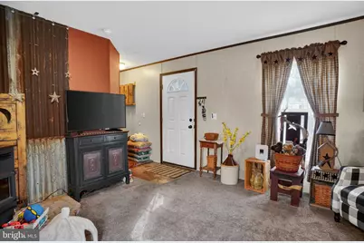 39 Country Club Rd W, Allen Township, PA 18067 - Photo 3