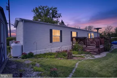 39 Country Club Rd W, Allen Township, PA 18067 - Photo 1