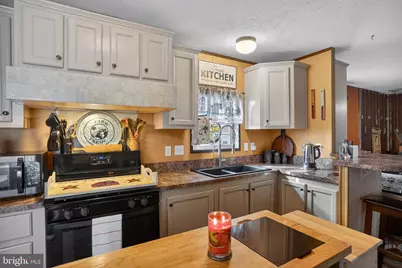 39 Country Club Rd W, Allen Township, PA 18067 - Photo 7