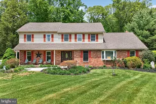 1625 Rosalie Dr, Hellertown, PA 18055 - Photo 3