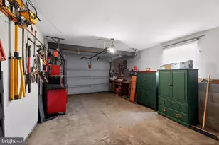 2055 Johnston Dr, Bethlehem, PA 18017 - Photo 15