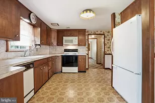 945 Williams Ave, Walnutport, PA 18088 - Photo 13