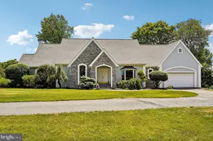 280 Sky Line Dr, Easton, PA 18042 - Photo 1