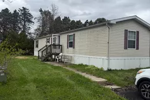 5 Revolutionary Rd, Mount Bethel, PA 18343 - Photo 3