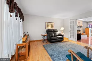 4568 Greenfield Rd, Bethlehem, PA 18017 - Photo 5