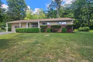 2529 Ringhoffer Rd, Hellertown, PA 18055 - Photo 3