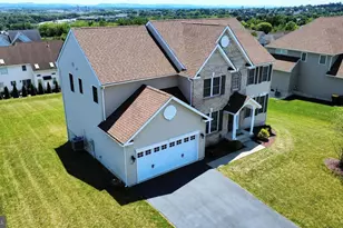 250 Danbury Dr, Nazareth, PA 18064 - Photo 3