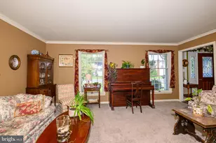410 E Mayfield Cir, Bethlehem, PA 18020 - Photo 11
