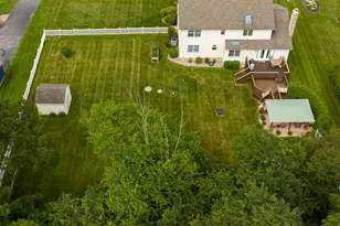 410 E Mayfield Cir, Bethlehem, PA 18020 - Photo 3