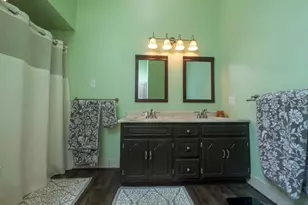 410 E Mayfield Cir, Bethlehem, PA 18020 - Photo 17