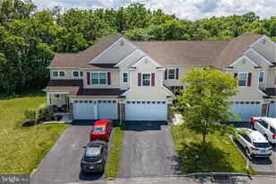 889 Iron Ln, Easton, PA 18040 - Photo 3
