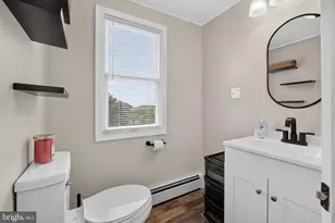 414 W Mountain Ave, Pen Argyl, PA 18072 - Photo 13