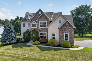 740 Mohican Dr, Easton, PA 18040 - Photo 1