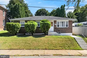 332 W Lincoln St, Easton, PA 18042 - Photo 1