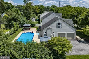 4003 Redwood Dr, Bethlehem, PA 18020 - Photo 17