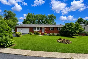 32 W Sylvan Dr, Northampton, PA 18067 - Photo 1