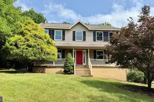 18 Joan St, Easton, PA 18042 - Photo 3