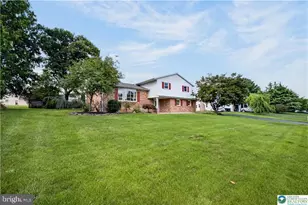1160 Brentwood Ave, Bethlehem, PA 18017 - Photo 3