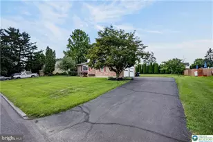 1160 Brentwood Ave, Bethlehem, PA 18017 - Photo 3
