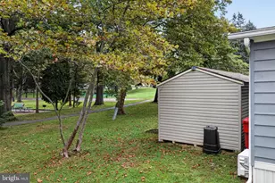 93 Hickory Hills Dr, Bath, PA 18014 - Photo 35