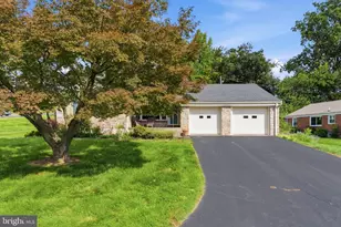 1444 Wynnewood Dr, Bethlehem, PA 18017 - Photo 3