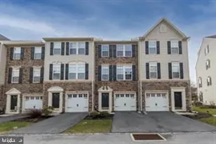 1644 Oakridge Ln, Hellertown, PA 18055 - Photo 3